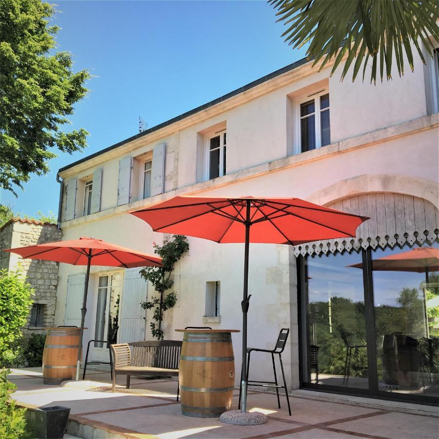 Le Logis De La Brumanderie - Saintes Fontcouverte  Exterior photo