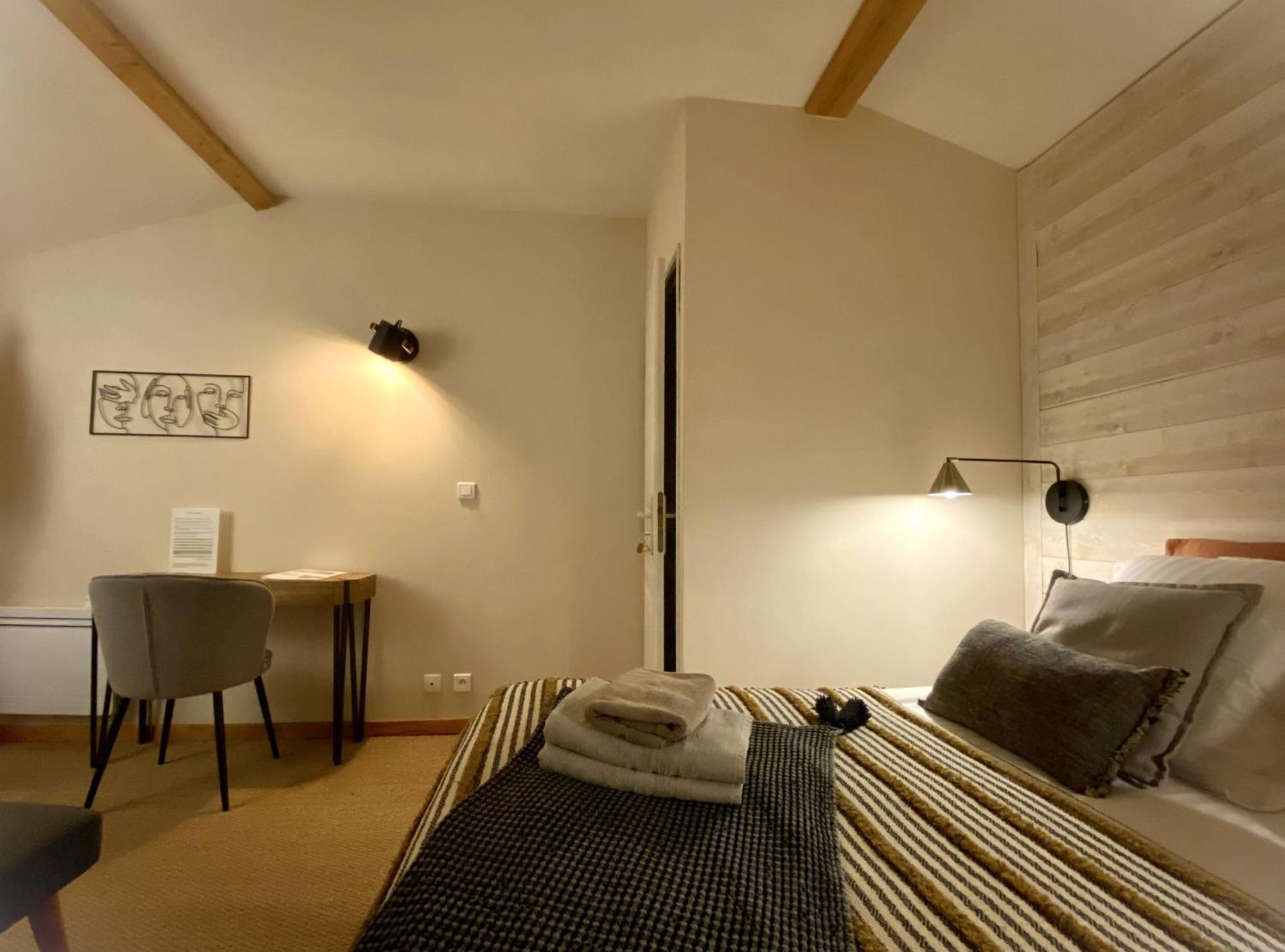 Le Logis De La Brumanderie - Saintes Fontcouverte  Room photo