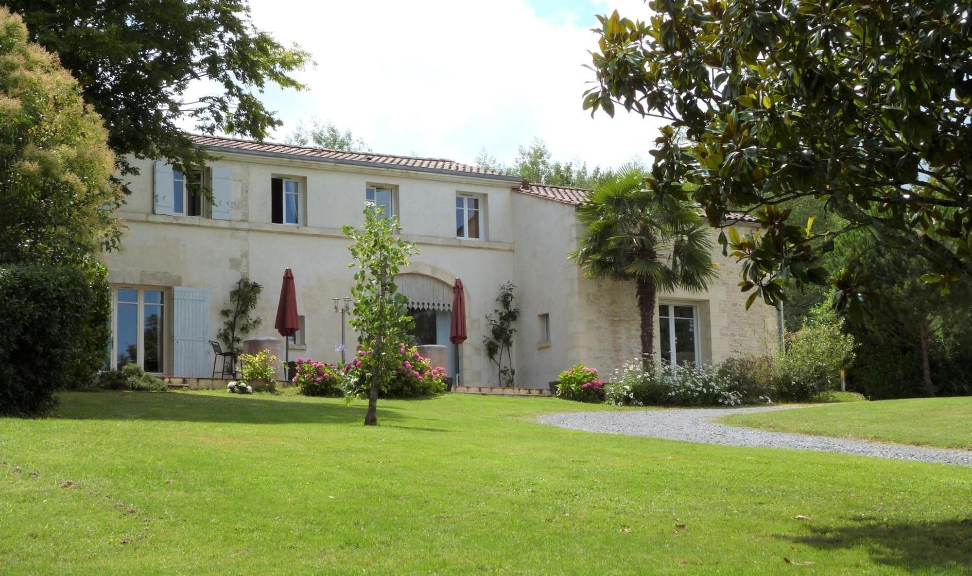 Le Logis De La Brumanderie - Saintes Fontcouverte  Exterior photo